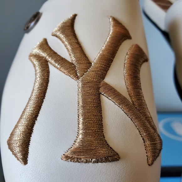 Gucci Princetown Limited Edition NY Yankees Mules - Picture 4 of 15